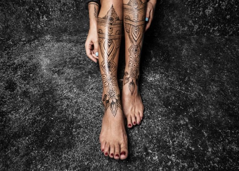 Henna Tattoo am Fuß Sommer Trend Mehndi Fußchirurgie Adem Erdogan